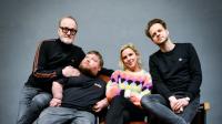 De cabaretgroep met Tine Embrechts, William Boeva, Peter Thyssen en Bert Verbeke